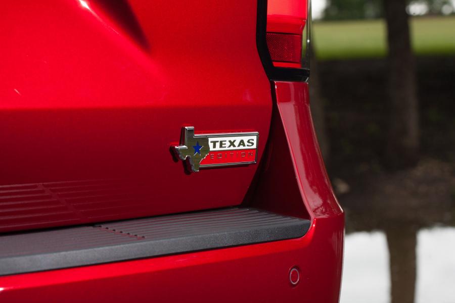 Детали экстерьера Ford Expedition Texas Edition 2018 года  (фото 2 из 9)